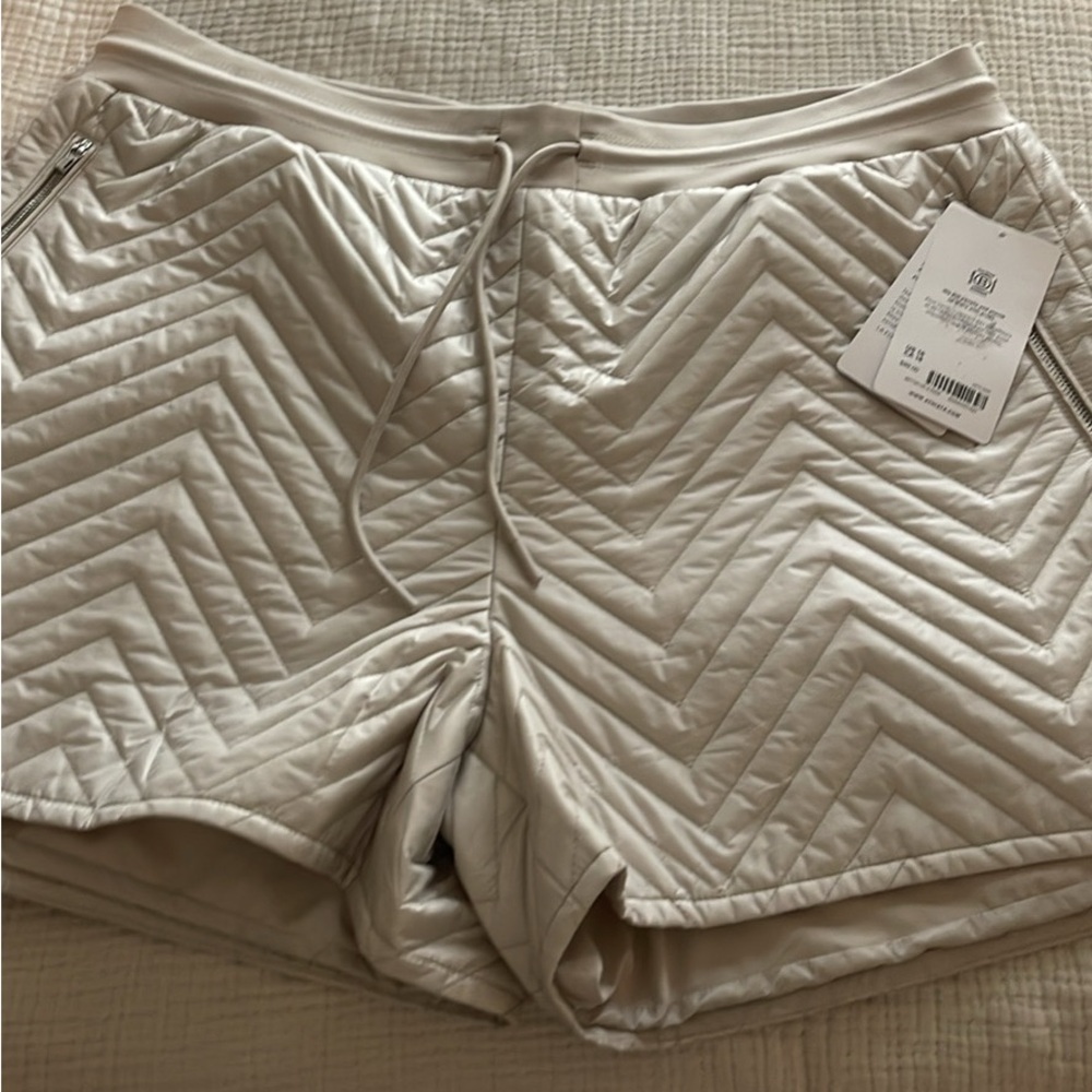 Athleta Cream Quilted Shorts with Zipper Detail